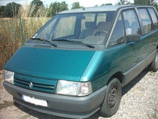 La version GTS n'étant pas équipée de jantes alu, ce modele a tendance a perdre ses enjoliveurs de roues! Dommage!