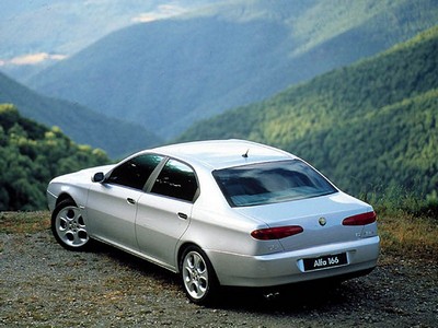 alfa romeo 166 tuning. En ville, la 166 évolue sur un