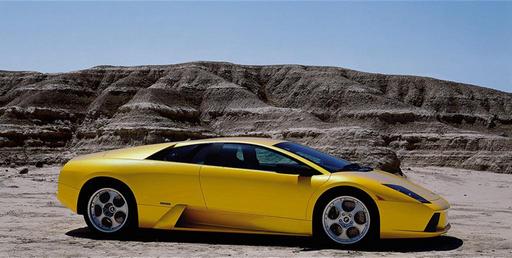 Campé sur ses 18 pouces, cette Murciélago est à n'en pas douter la voiture la plus aboutie de la firme de Sant'Agatha