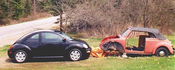 La New Beetle en face de son ancetre